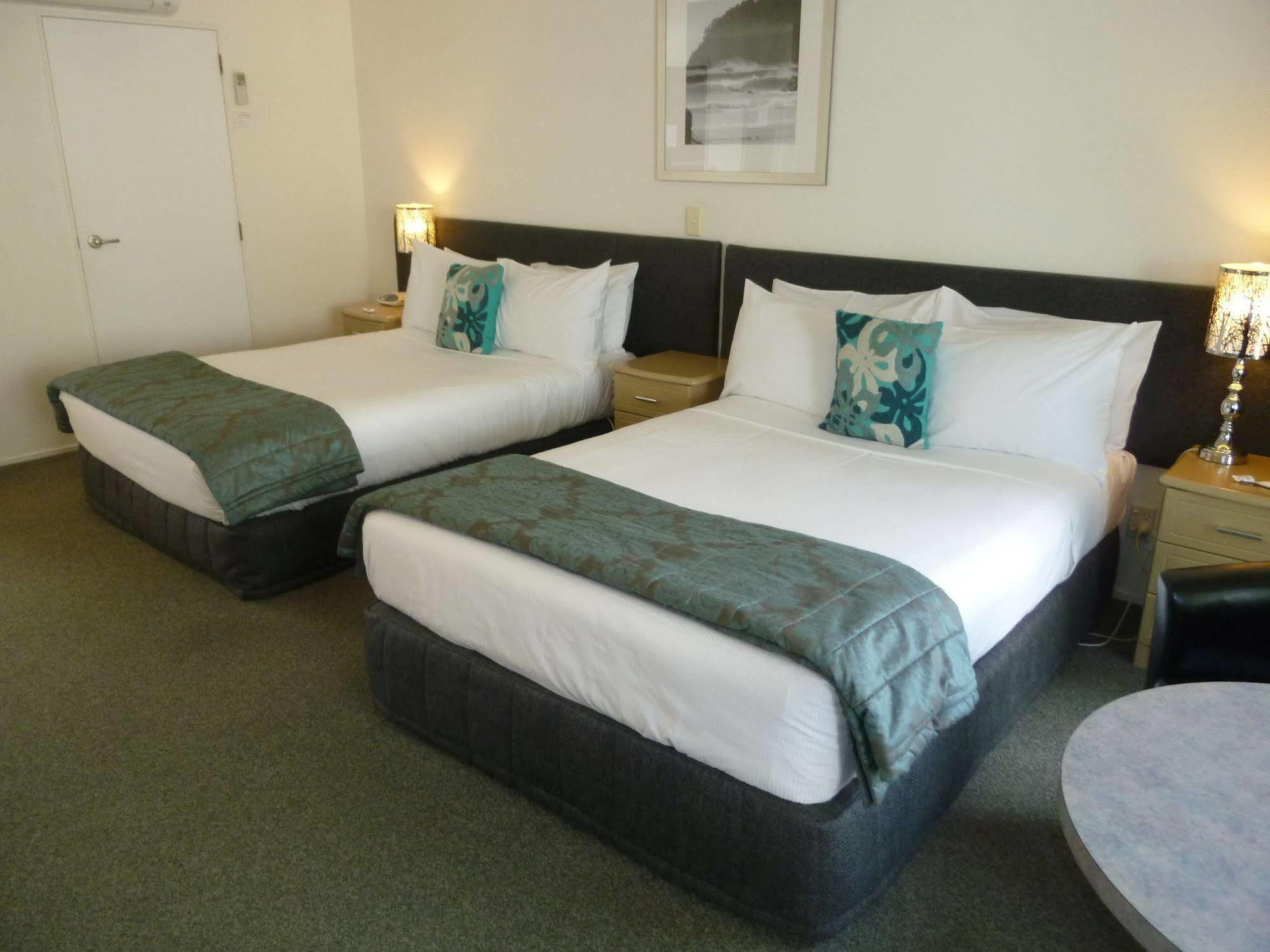 Baywatch Motor Inn Mount Maunganui Exterior photo