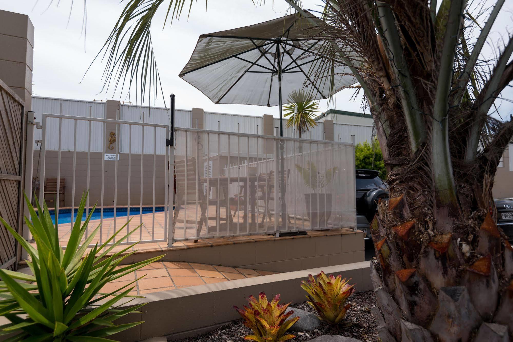 Baywatch Motor Inn Mount Maunganui Exterior photo